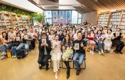 從醫師到書寫者　袁上雯《明亮的生活》在食物與記憶中尋找自己