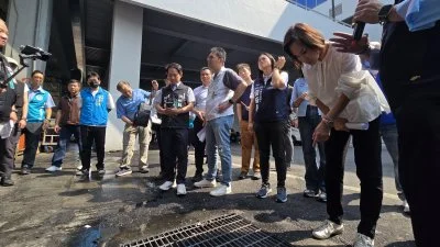 砸15億排水工程仍淹水！柯志恩直擊前鎮漁港　轟花公帑就該解決問題