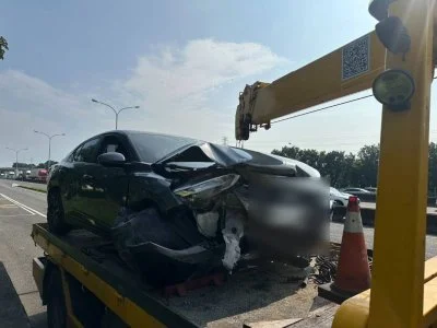 驚險撞擊畫面曝！國1高雄5車連環撞　半聯結車疑變換車道不當釀3傷