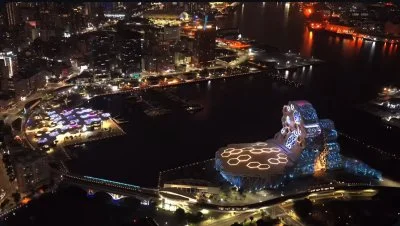 TREASURE高雄首唱！城市變身「寶石盒」4大地標點亮應援
