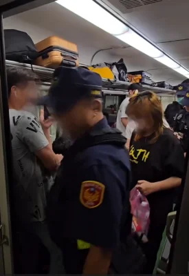 台鐵奧客！　女子搭霸王車還在車內抽菸 