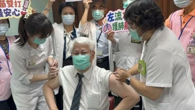 公費疫苗開打 臺中醫院設「疫苗專區」左流右新雙疫苗搶賺「健康幣」